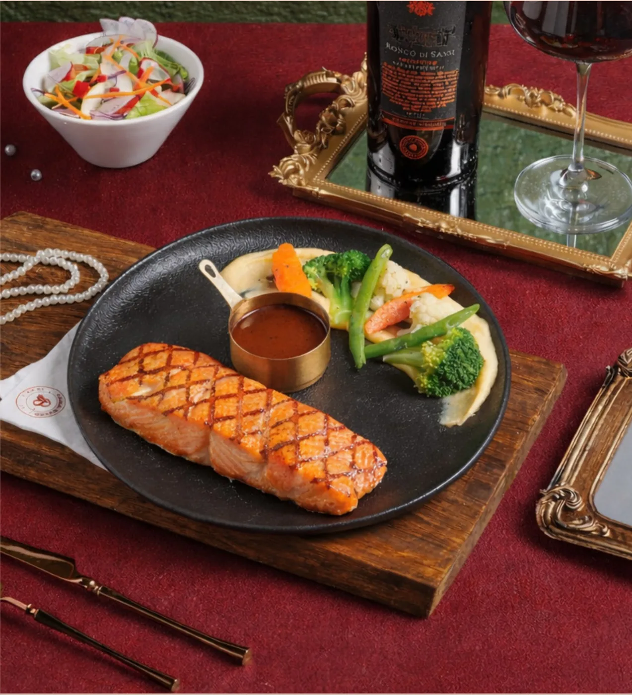 Cá Hồi Nướng Sốt Chanh Leo tại Anna's Bistro