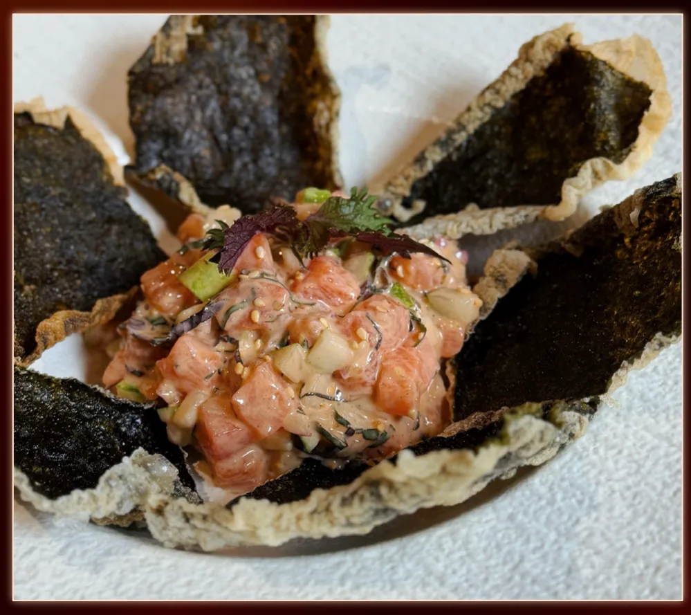 Cá Hồi Tartare tại Anna's Bistro