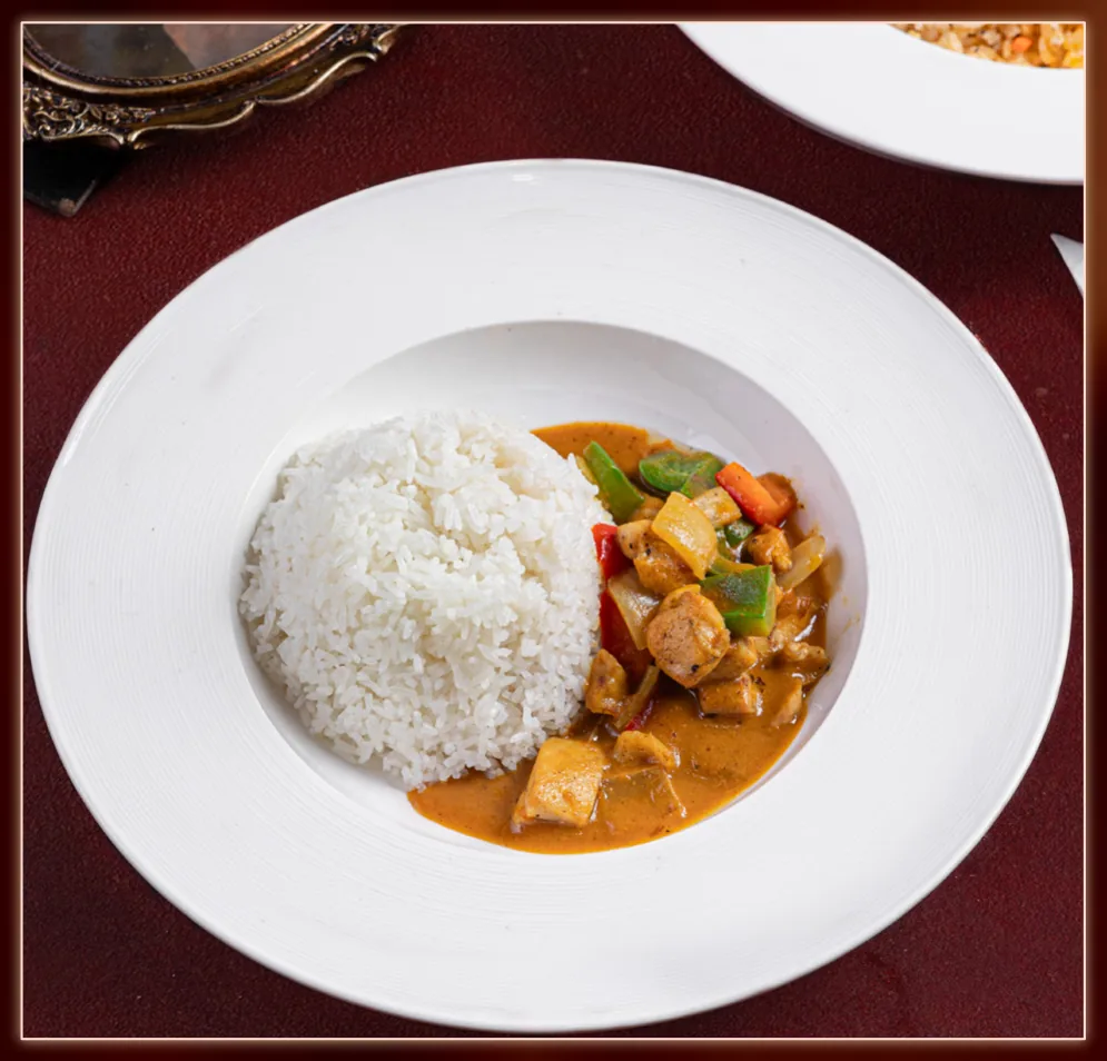 Cơm Gà Curry tại Anna's Bistro