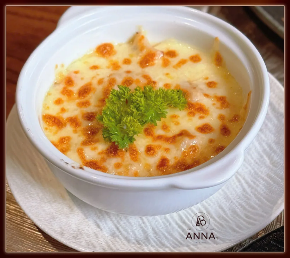 Hải Sản Bỏ Lò Phủ Phô Mai tại Anna's Bistro