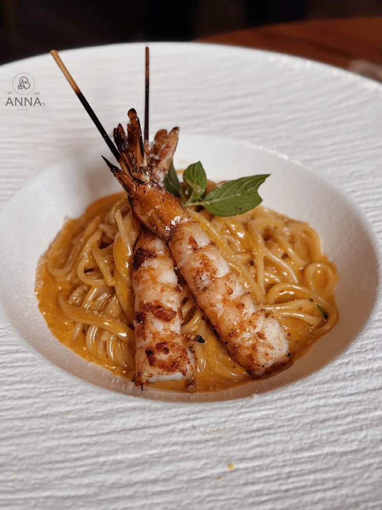 Mì Tom Yum tại Anna's Bistro