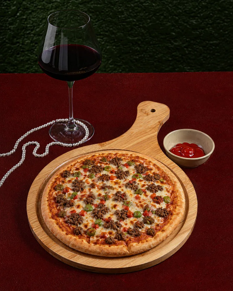 Pizza Bò Bằm tại Anna's Bistro