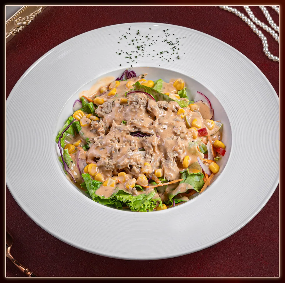 Salad Cá Ngừ tại Anna's Bistro